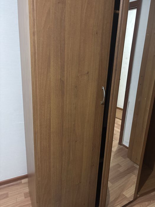 Шкаф обычный для одежды