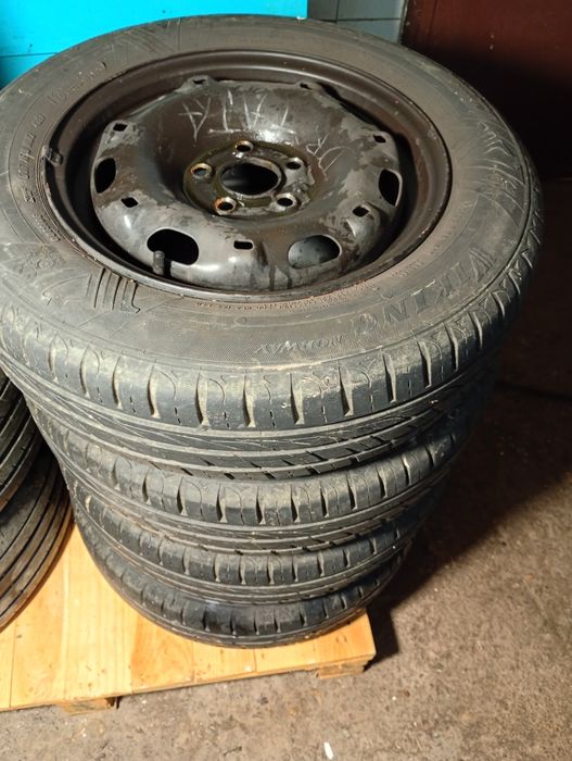 Vînd 4 roti cu cauciucuri de vara stare buna