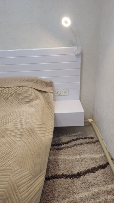 Двухспальную кровать. Продам.