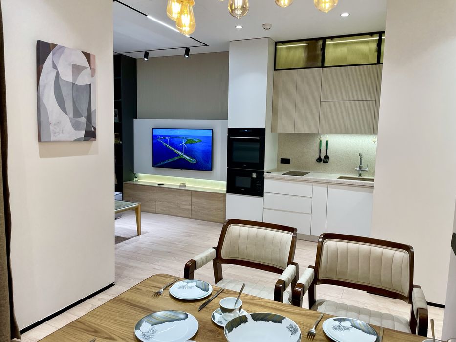 Nest One kunlik Premium kvartira, Tashkent city parkka qaragan.