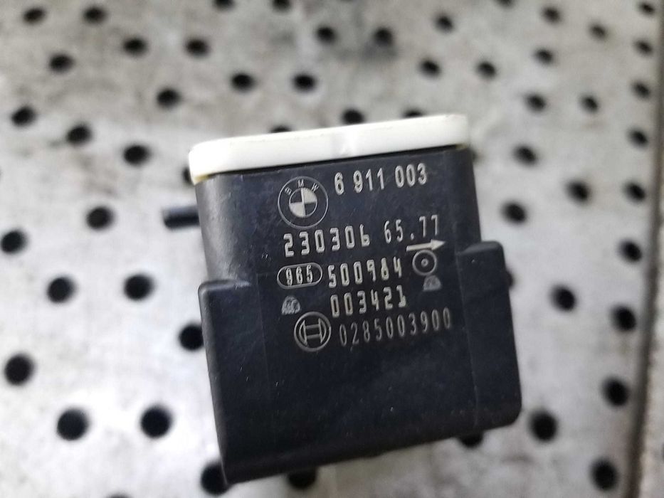 Senzor impact dreapta bmw seria 1 e87 6911003