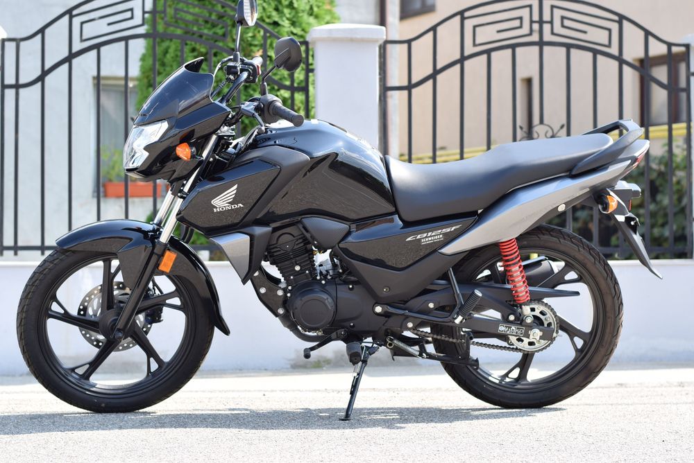 HONDA CB 125F 125R IMPECABILA Imp Germania! ( CBF 16 ani A1 CBR YZF )