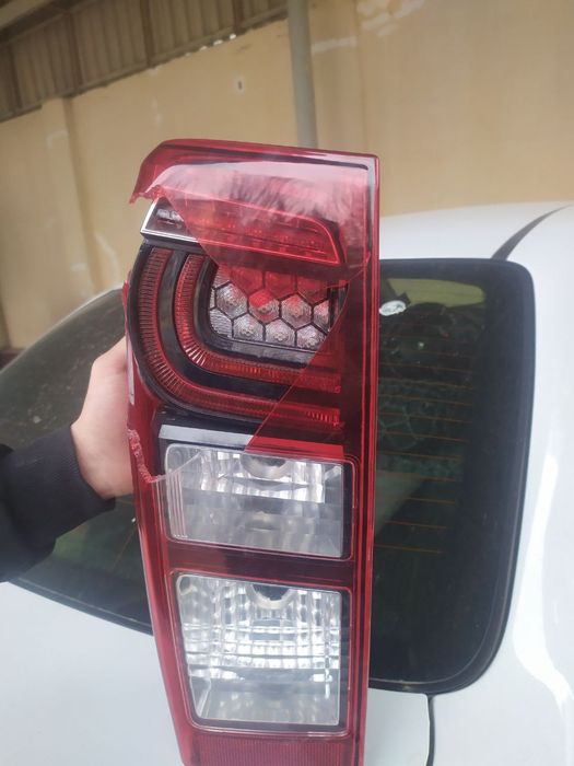 Продаю фару от ИСУЗУ D MAX