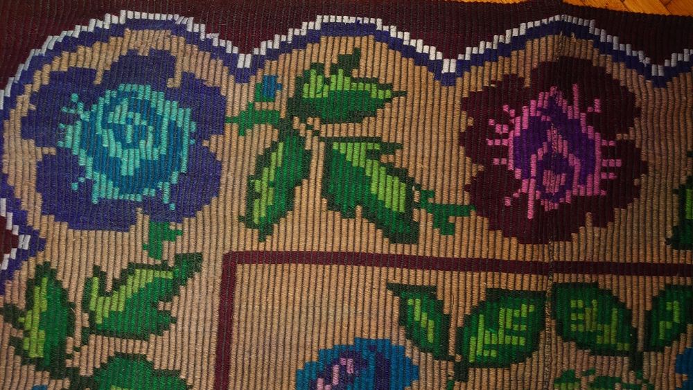 Vând cuvertura pt pat țesută manual la război