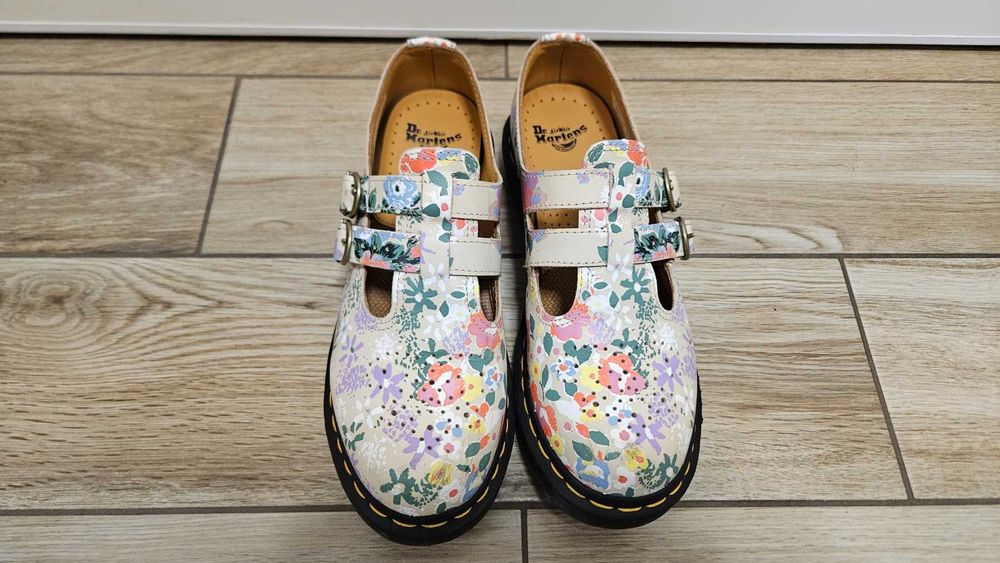 Дамски обувки Dr Martens номер 38, два чифта