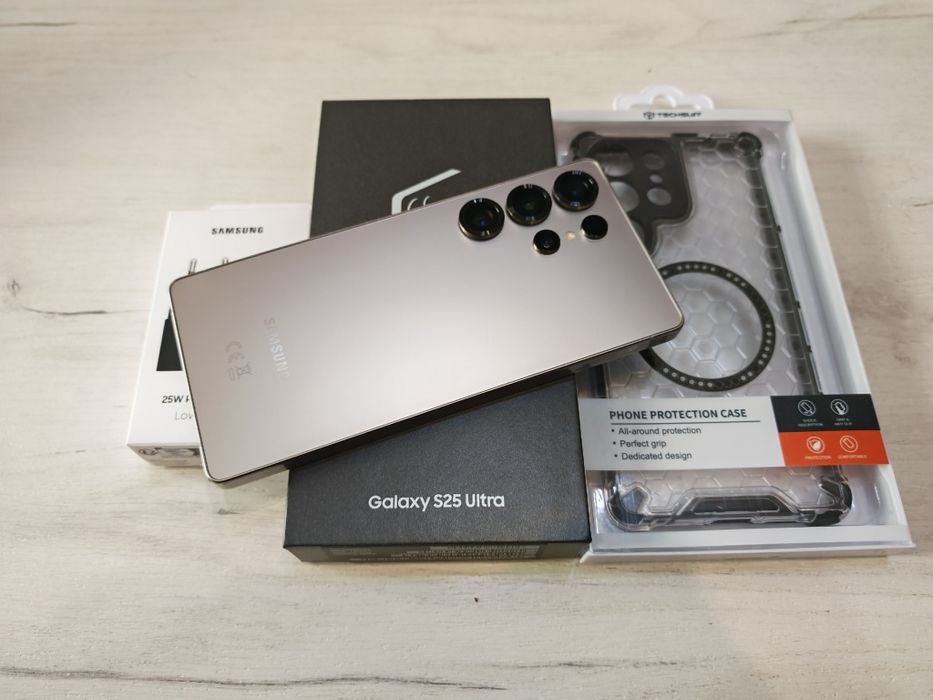 Чисто нов Samsung Galaxy S25 Ultra 512 GB Гаранция