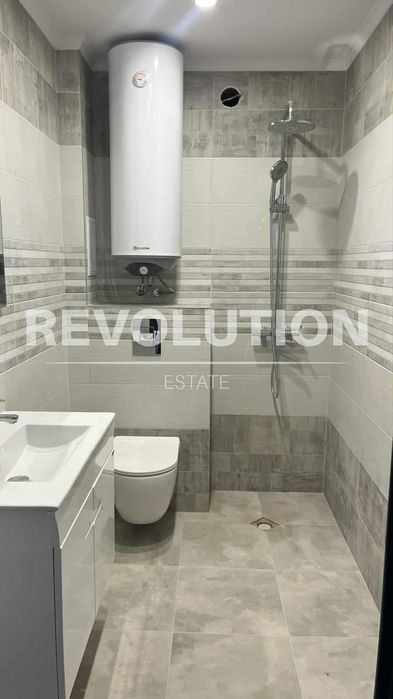 Етаж от къща в района на Виница!