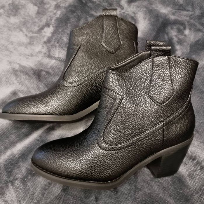 Продаю ботильоны