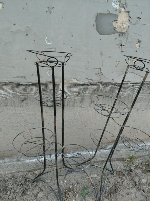 Подставка кованная для цветов