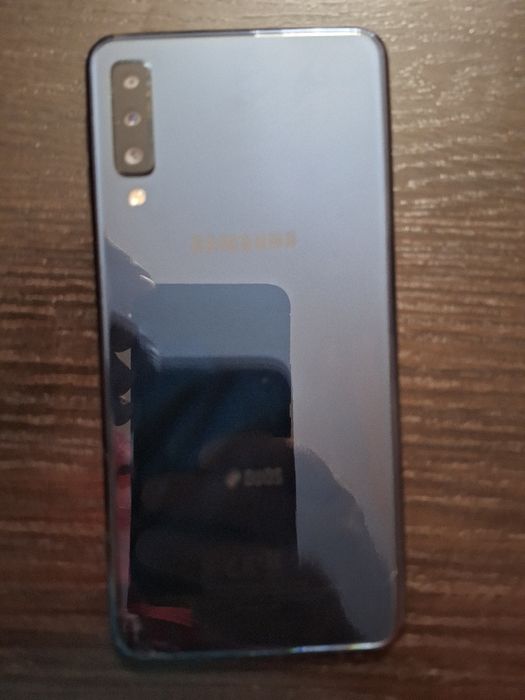 Продавам Samsung A7 2018