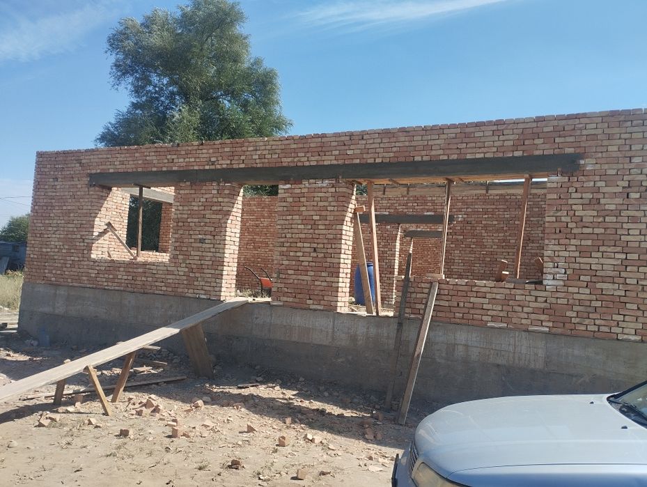 Продам участок с поднятым домам