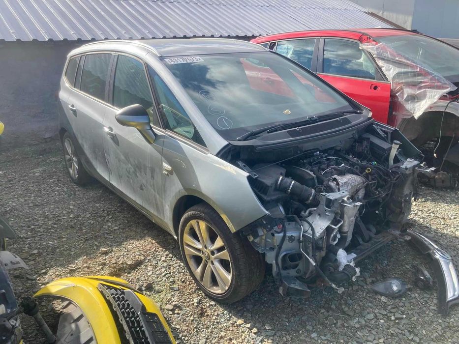 Зафира ц тоурер zafira c tourer A20DTH на части