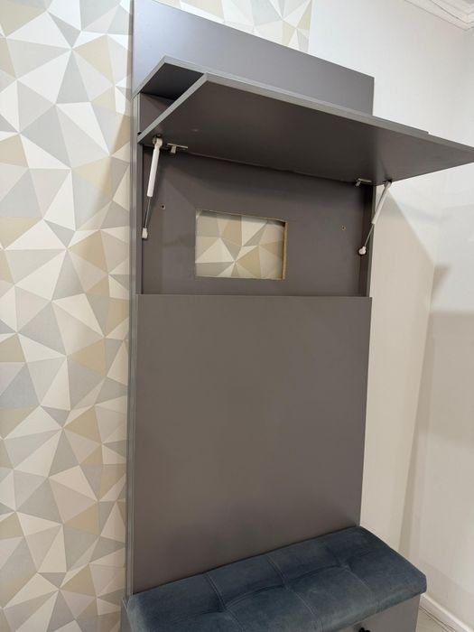 Продам стенку в прихожую