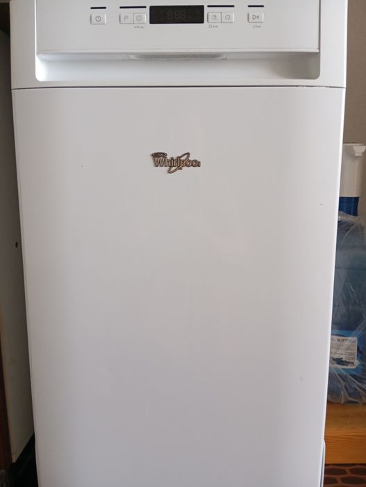 Продам посудомоечную машина.