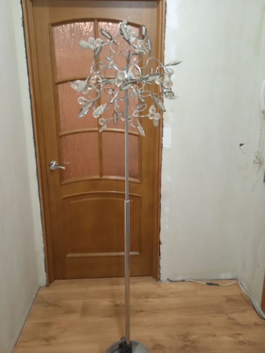 Продам люстры б/у