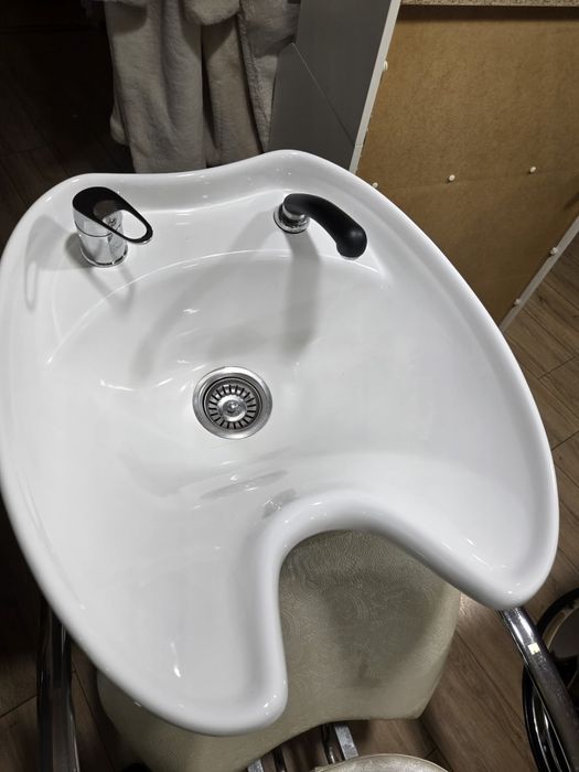 Измивна колона +подарък стол