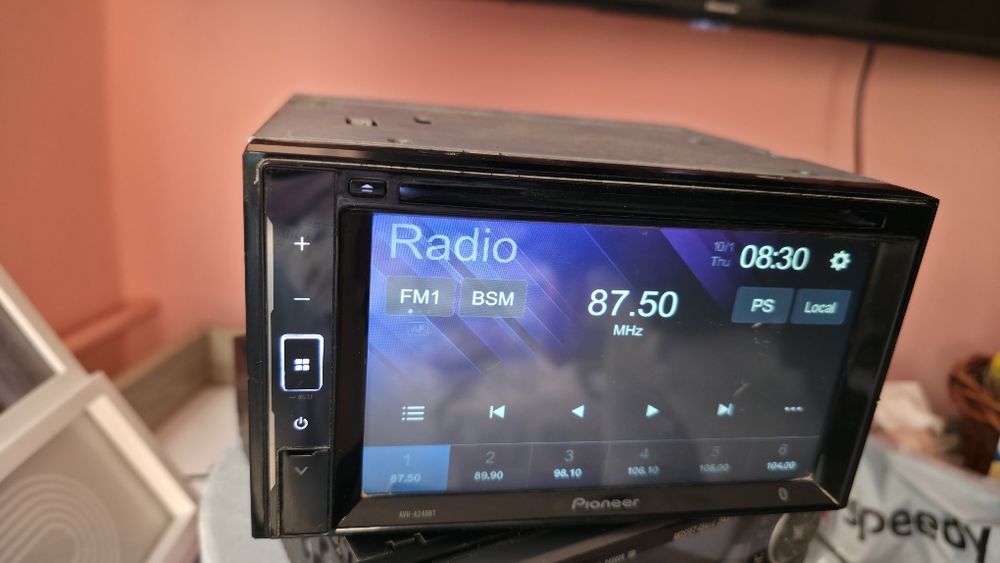 Продавам медия Pioneer avh-a240bt