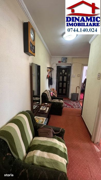 Ap 2 camere decomandat, etaj 3 – Precista, zona Școala 10, 49 000 Euro