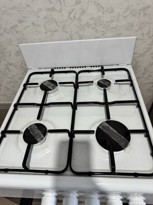 Продам газ плиту новую