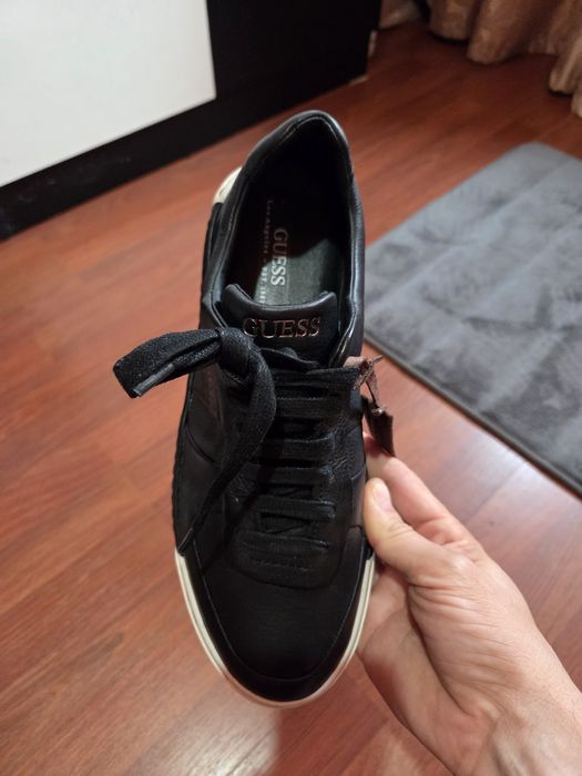 Încălțăminte GUESS