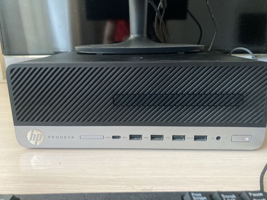 Компактный компьютер hp в комплекте
