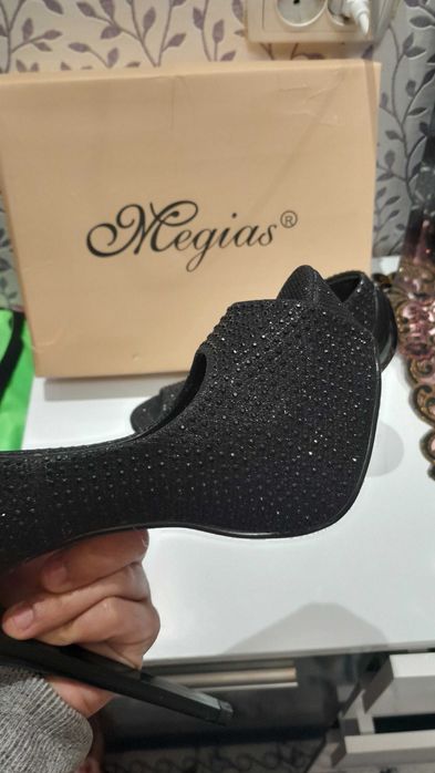 Дамски елегантни обувки на висок ток !!!