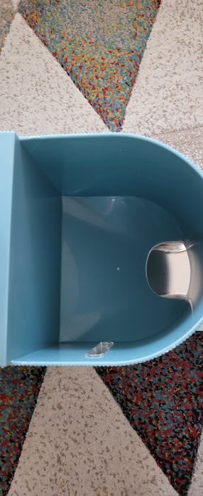 Hranitor animale / dispenser apa si mancare pisici si caini Tiaki