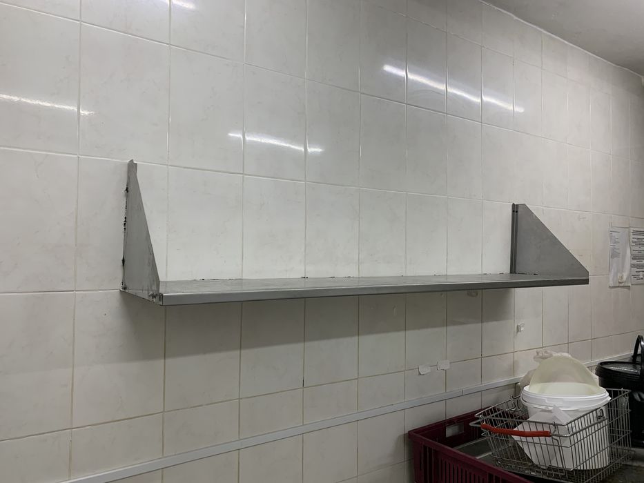 Подтоварник, полки настенные