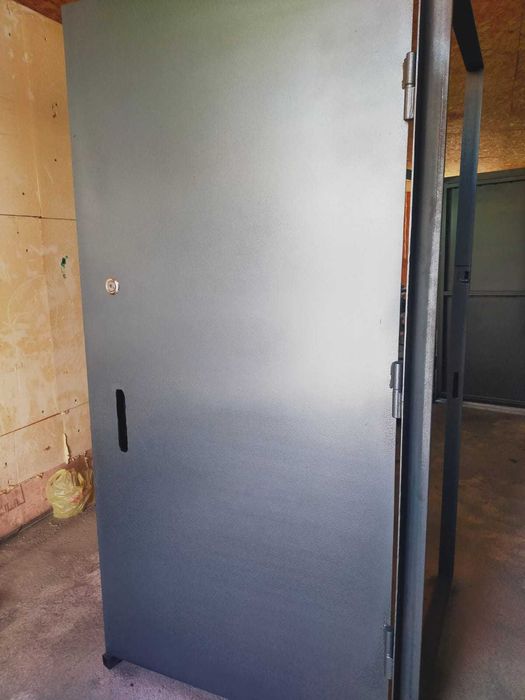 Продам новые двери не дорого