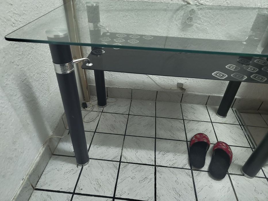 Маса и четири стола