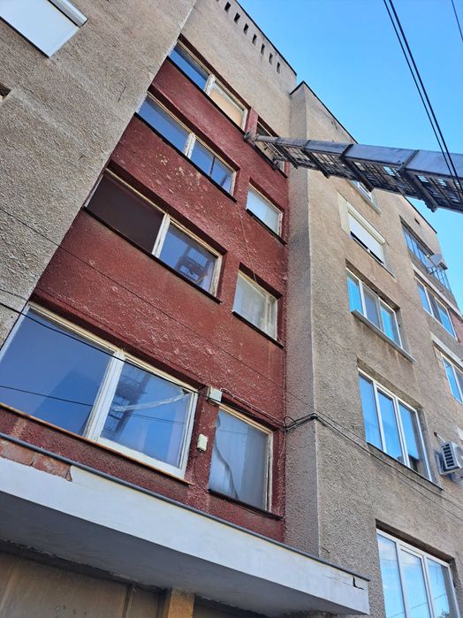 Камион с кран услуги транспорт 24 м.