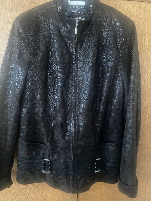 Продам куртку легкую