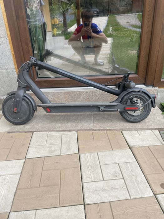 Vand trotineta xiaomi cu incarcator