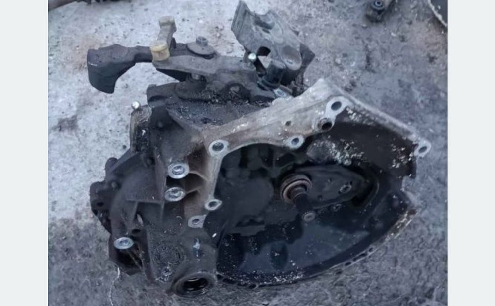 Cutie viteze:C2,C3,C3 Pluriel,Accept și schimb, bluza toc