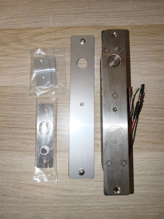 Соленоидна брава тип електрически дроп-бол работещ на 12 V