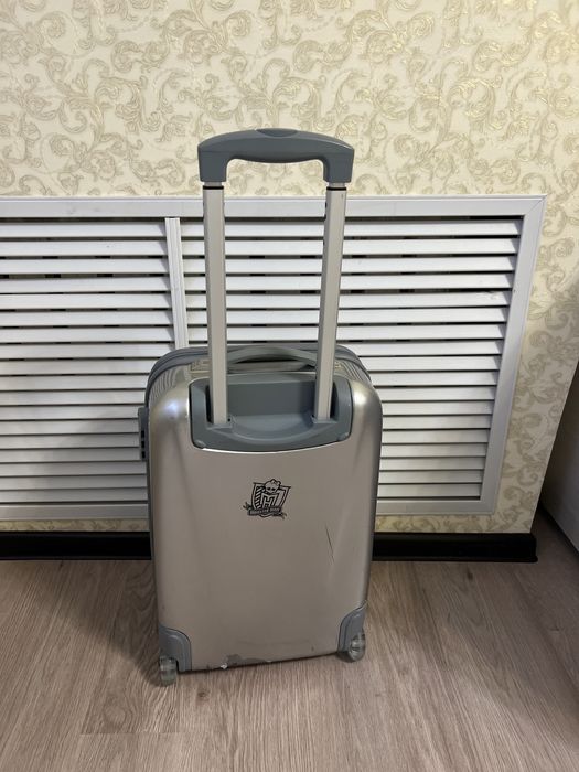 Детский чемодан монстер хай