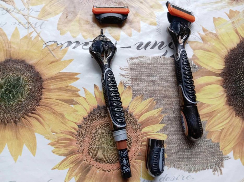 Машинка за подстригване,самобръсначки и телефон Panasonic