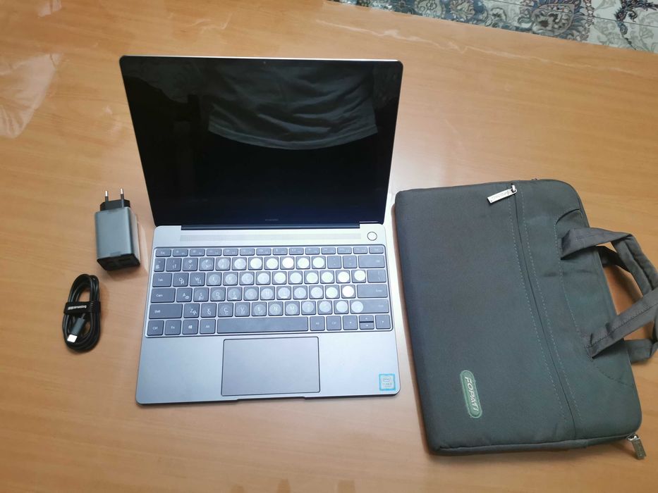 Huawei Matebook X   i5-7200/4GB/256