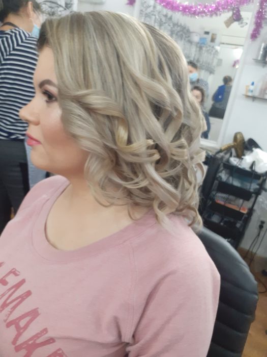 Макияж и укладка