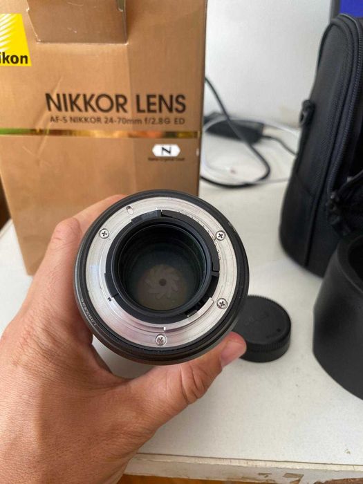 обектив AF-S Nikkor 24-70mm f/2.8 G ED