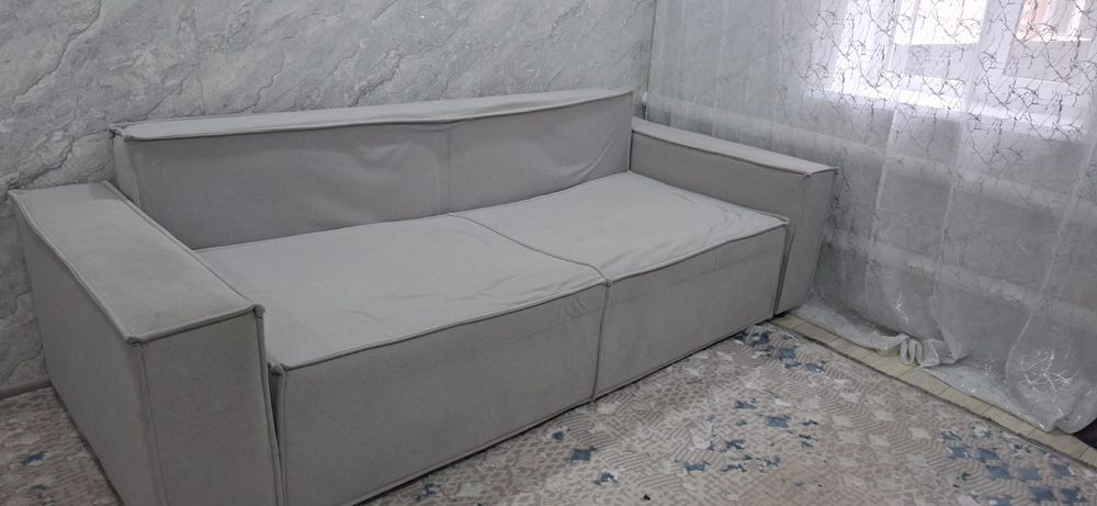 Прлдам диван хороший