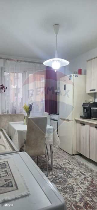 Apartament cu 3 camere de vânzare în zona Sud-Est — fotografia 2