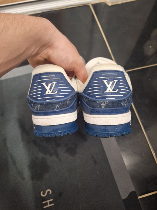 Louis Vuitton albastri