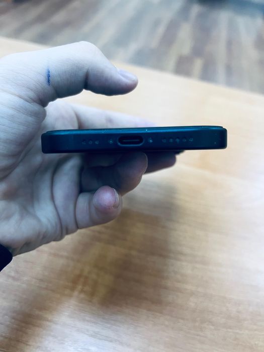 iPhone 15 без минус