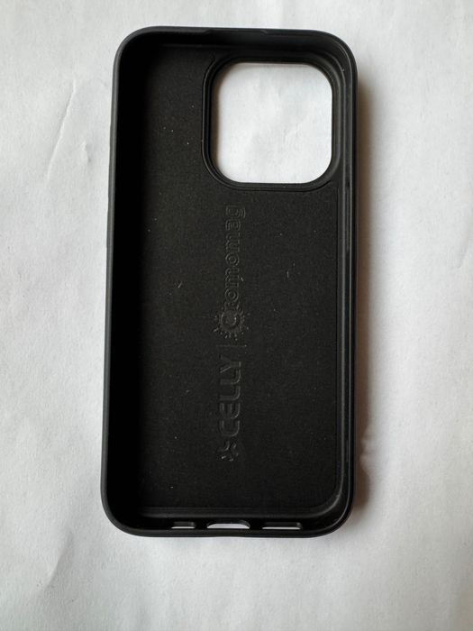 3 Modele Huse Magnetice Negre iPhone 15 Pro.