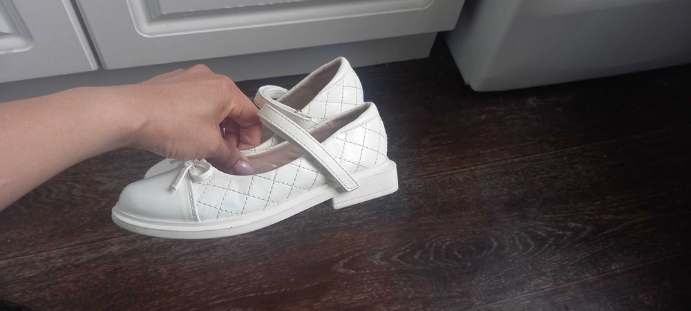 Туфли белые( молочные) на30-31р-р