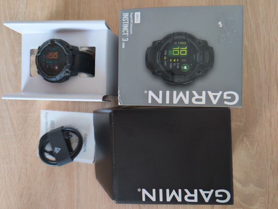 Garmin Instinct 3 AMOLED 45 mm – GPS Smartwatch