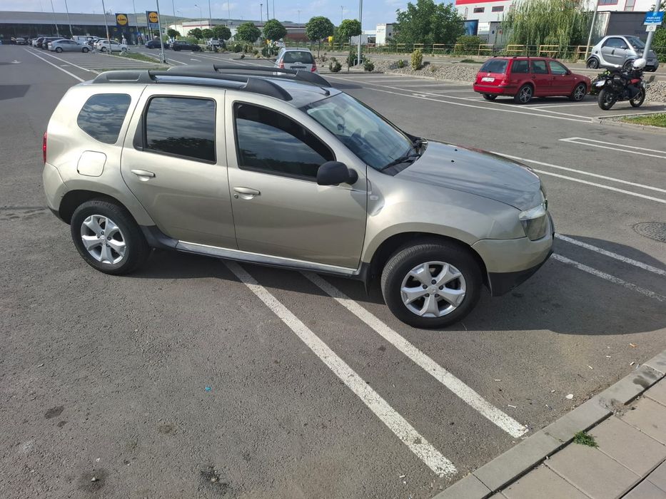 vand dacia duster 4×4 an 2011,1.5l disel