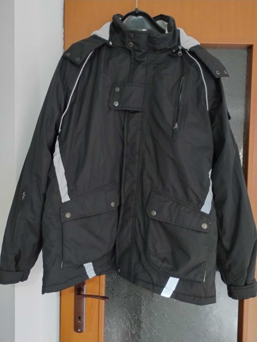 Vând costum de schi mărimea XL