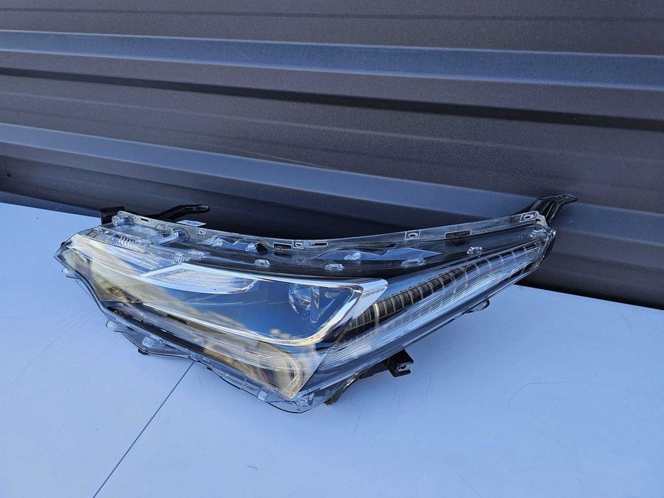 Far stanga Toyota Corolla după 2019 cod 81150-02L70-00